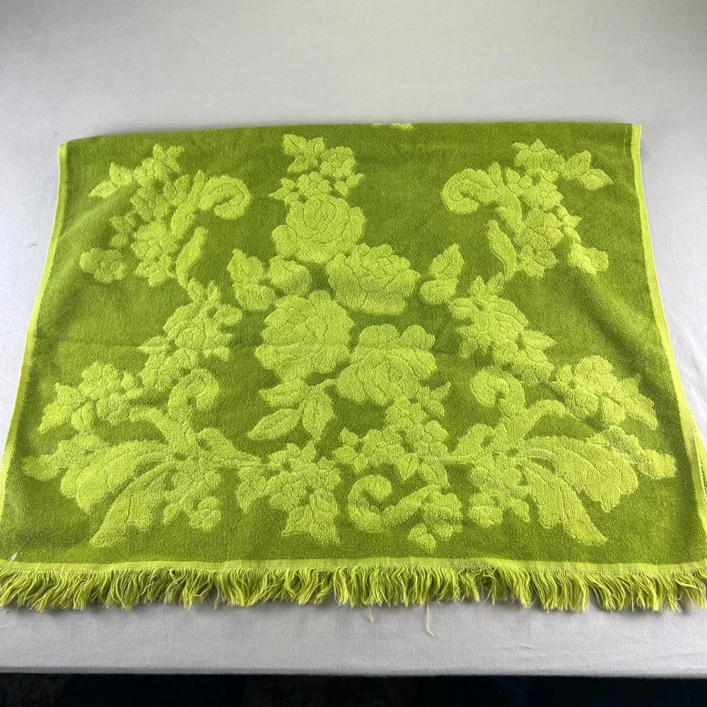 Vintage Cannon Monticello Lime Green Floral Sculptured Cotton bath Towel Fringe